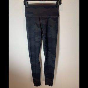 Alo leggings size Medium